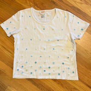 Talbots Petite Med. 100% cotton tee embroidered teal & lime circles. Cottage EUC